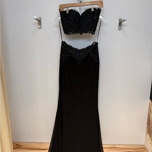 Elegant Black Strapless Dress